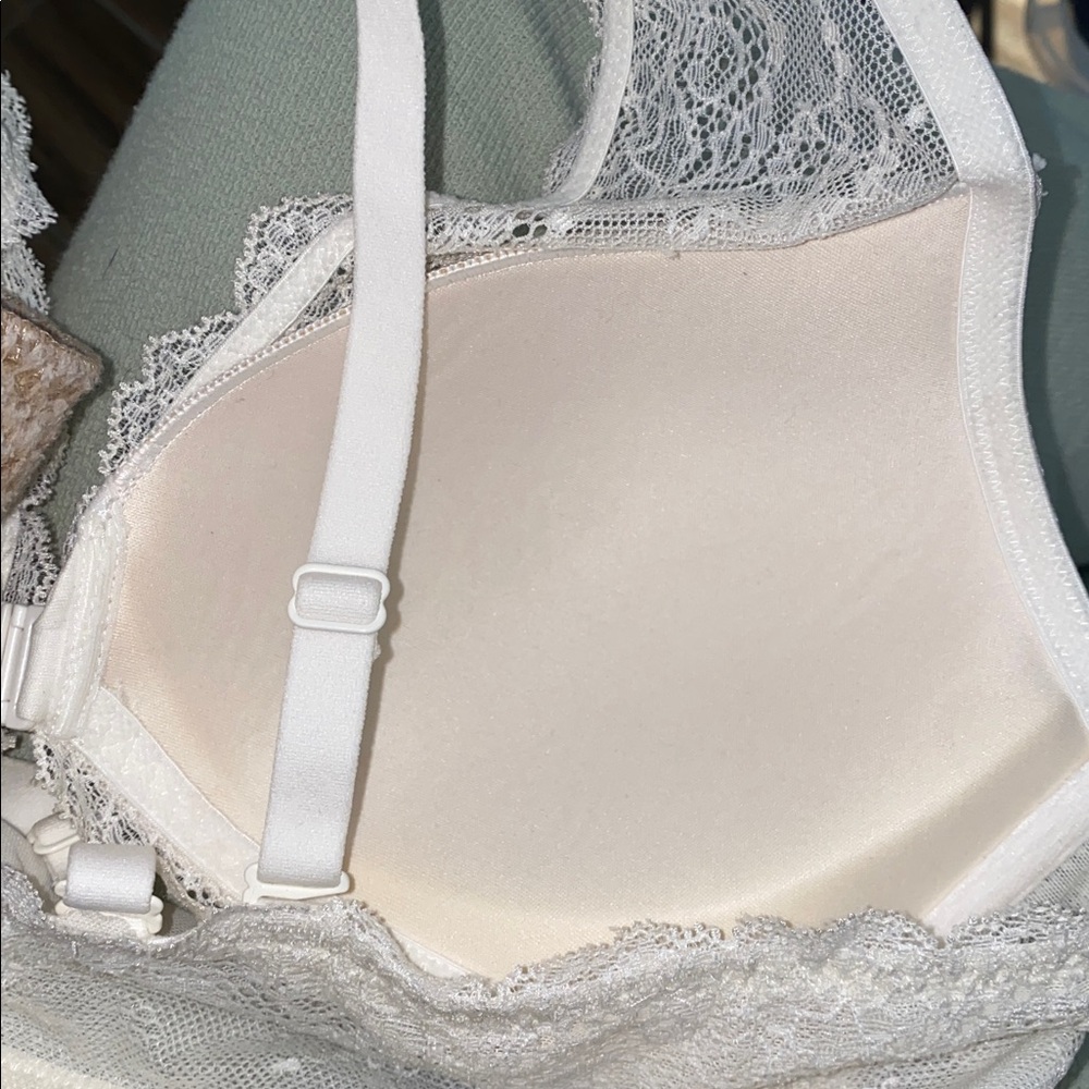 🛍️White Lace Spanx Undietectable Bra! - Picture 7 of 7